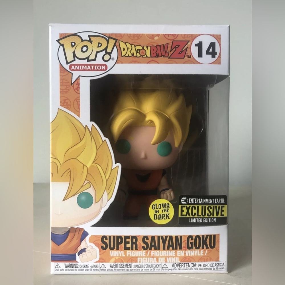 Funko pop Entertainment Earth exclusive Goku Glow in the dark